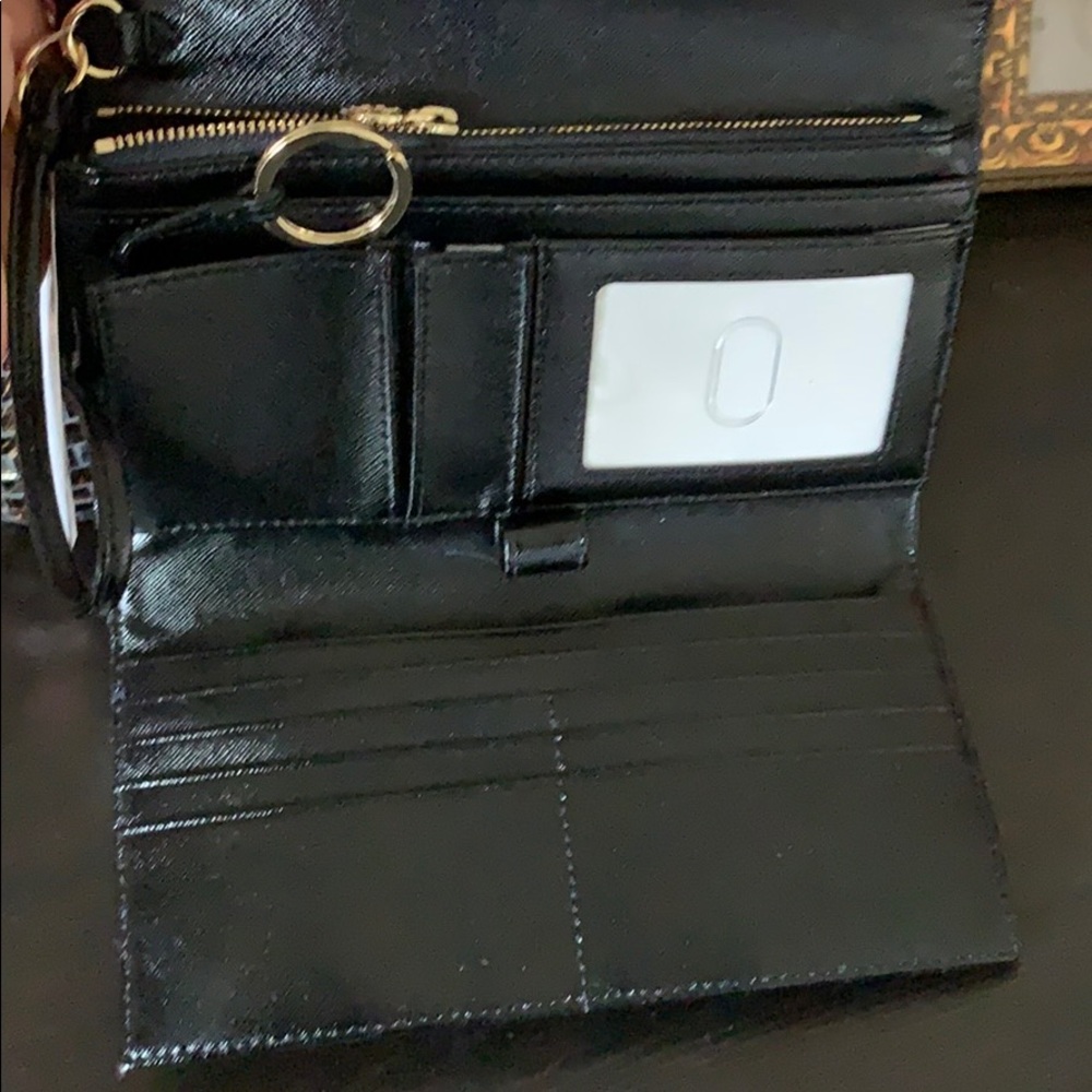 Tory Burch - Picture 4 of 8